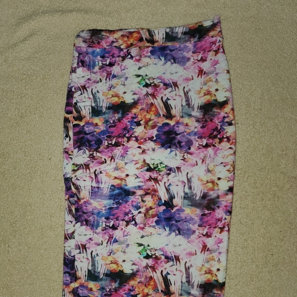 Baukjen fitted pencil ✏ skirt flower print 😍 - Picture 3 of 5
